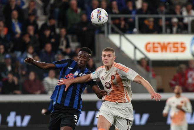 12亿续约 12亿续约