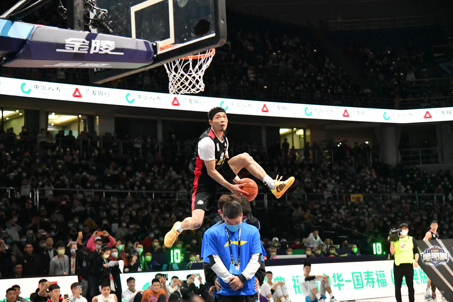 6篮板和7 6篮板和7