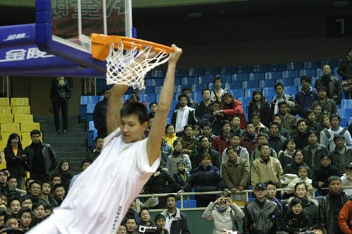 体育西甲：巴萨逆转瓦伦西亚 继续对榜首保持压力