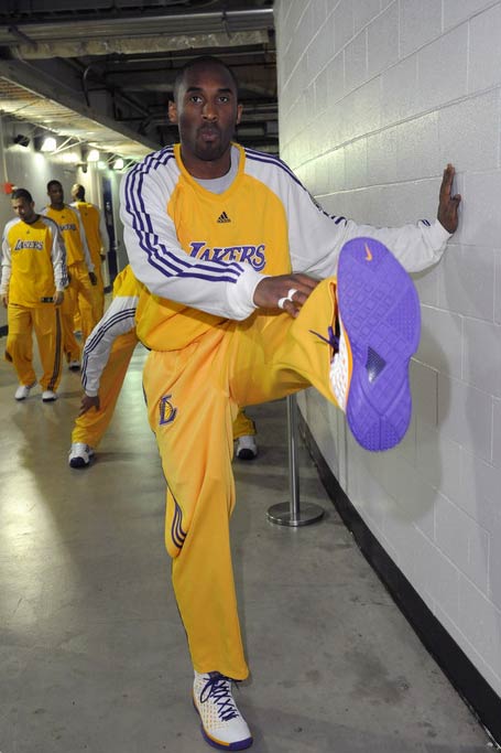 同年龄的C罗和梅西放到现在，能值八个亿 ​