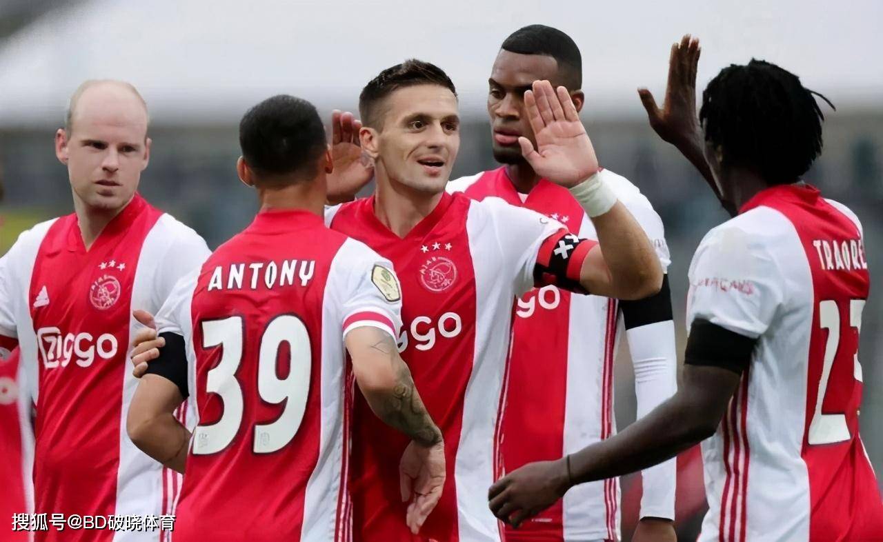 中的果断出 中的果断出